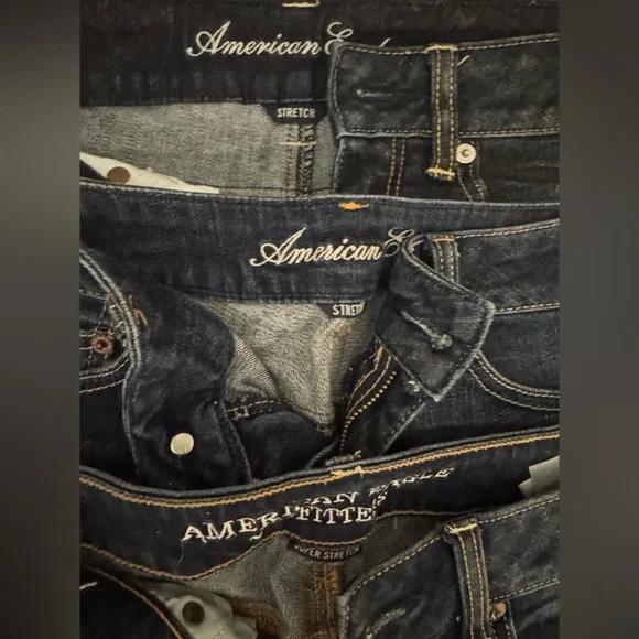 American Eagle Dark Wash Jean shorts size 2 - Picture 2 of 3